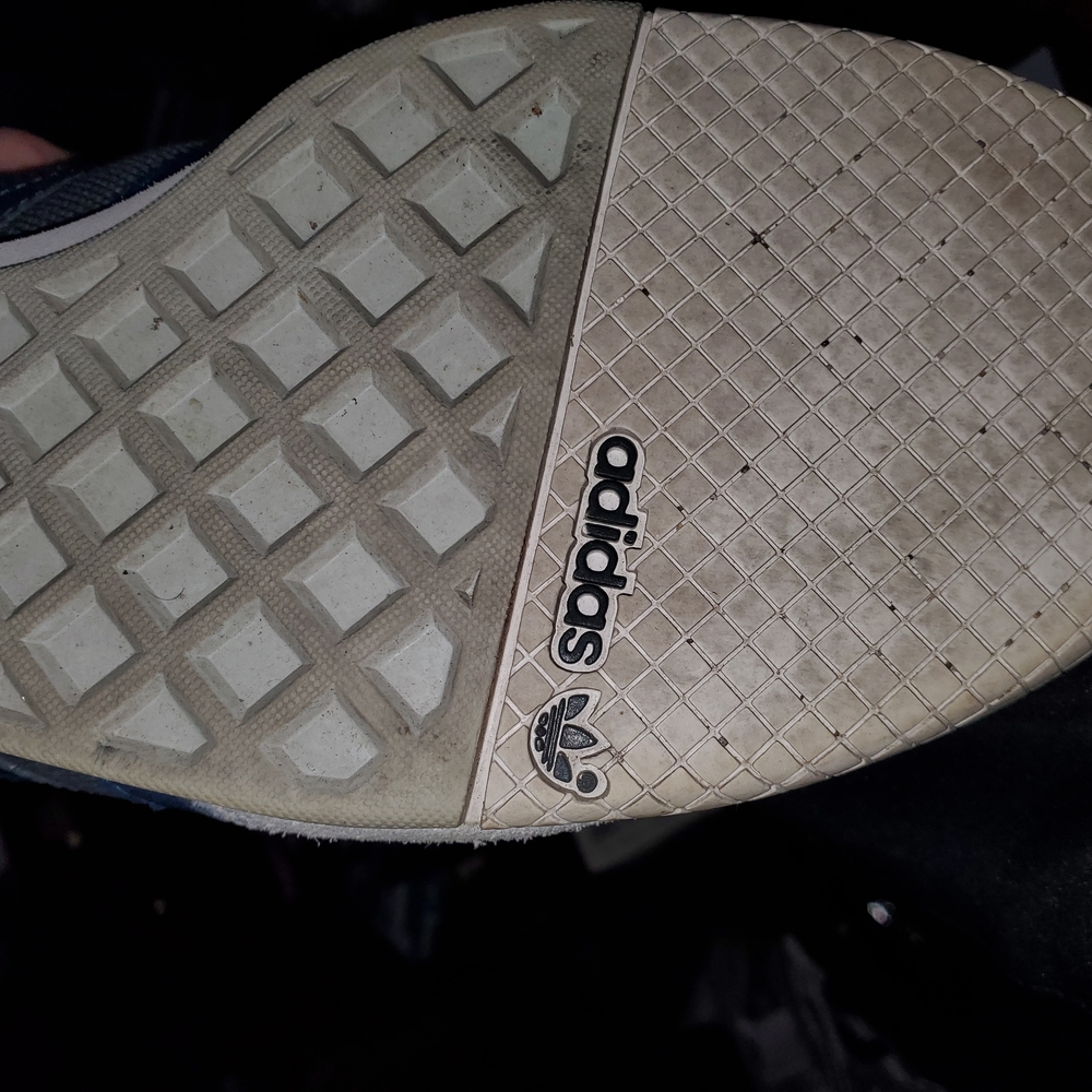 Adidas Marun Sneakers - Picture 4 of 4